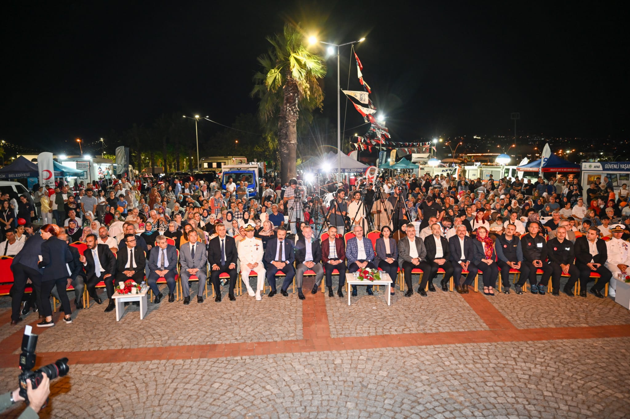 aa-20250816-38849243-38849231-marmara-depreminde-hayatini-kaybedenler-kocaelide-anildi.jpg