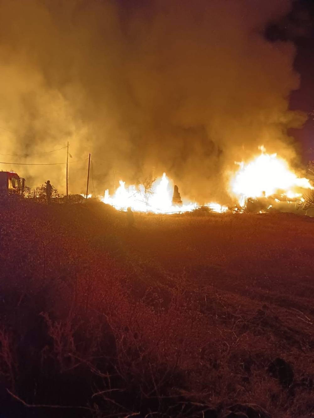 Çankırı’da gece yarısı facia! 6 ev kül oldu!