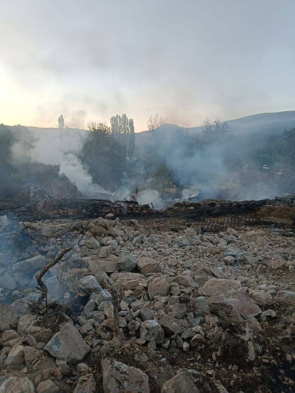 Çankırı’da gece yarısı facia! 6 ev kül oldu!