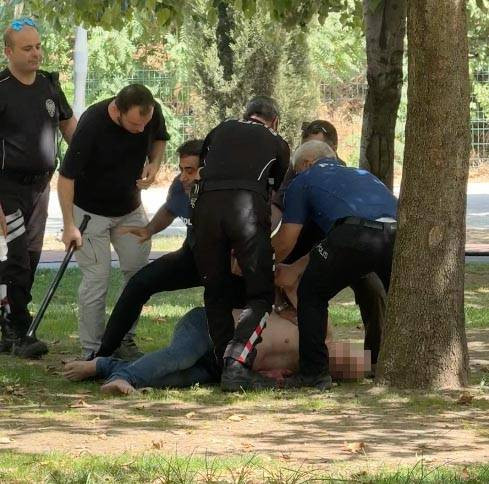 Esnafa bıçakla saldırınca darbedildi, götürüldüğü hastaneden kaçıp, intihara kalkıştı