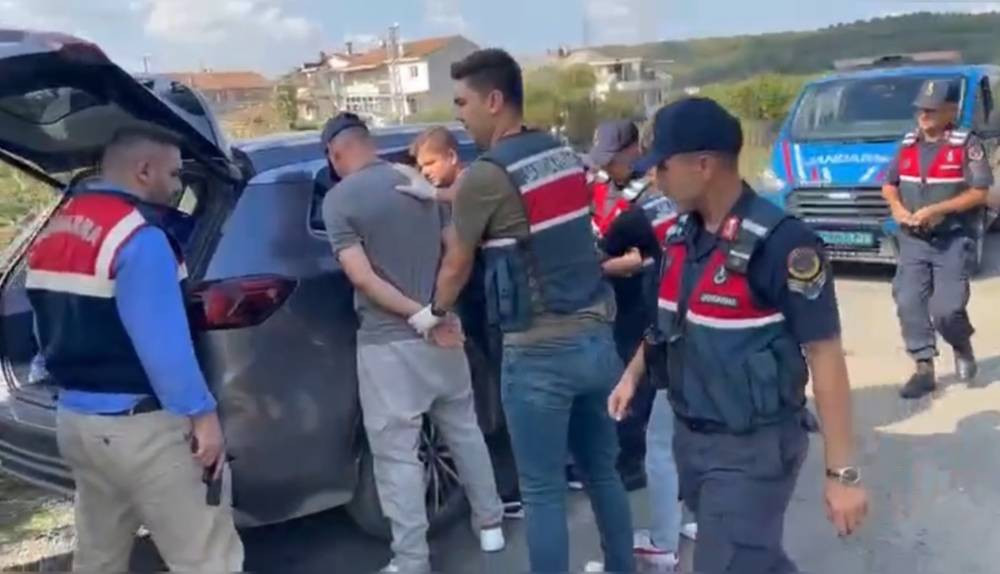 İstanbul’da jandarma çetenin içine sızdı! Şok baskın, tek tek yakalandılar