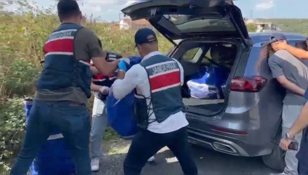 İstanbul’da jandarma çetenin içine sızdı! Şok baskın, tek tek yakalandılar