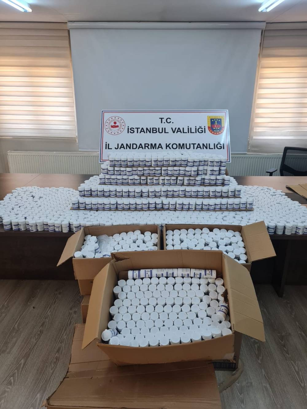 İstanbul’da jandarma çetenin içine sızdı! Şok baskın, tek tek yakalandılar