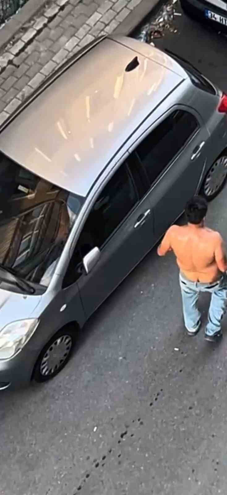 Satırlı saldırgan Üsküdar’da araçları hedef aldı