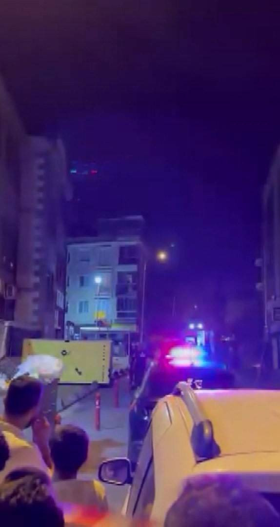 İstanbul’da korku dolu anlar! Cami kapısını taşla kırdı: Mahalleyi ayağa kaldırdı