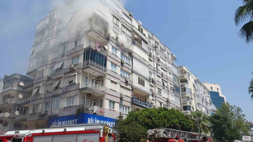 Antalya'da klima yangın çıkardı