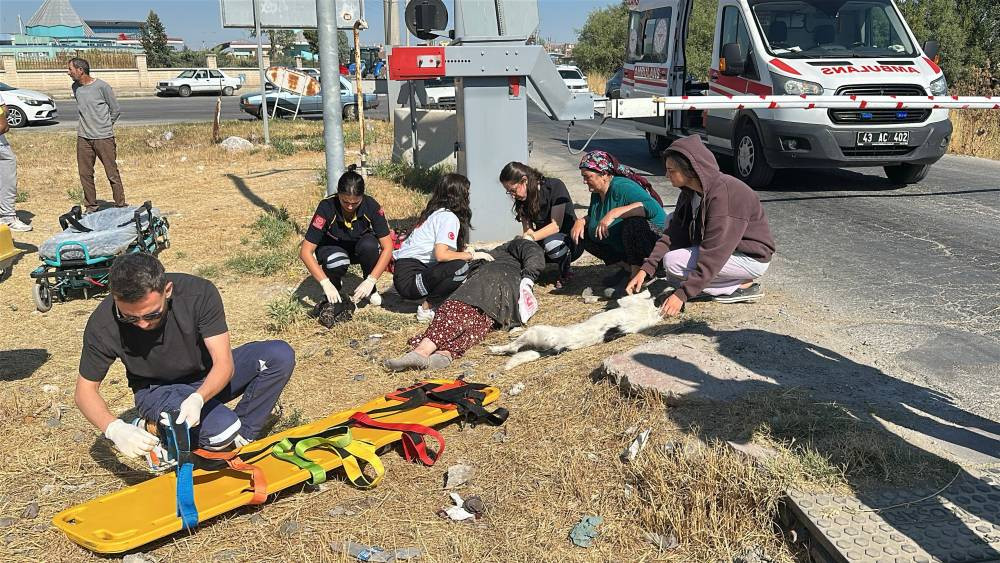 Hemzemin geçitte facia! Kadın savruldu