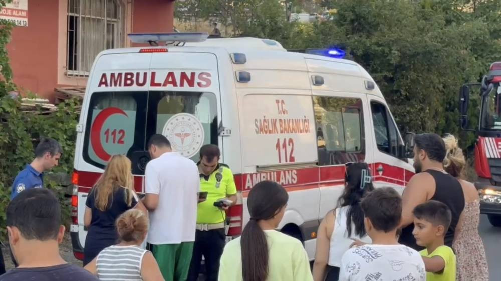 Çarpışmanın şiddeti aracı dere yatağına sürükledi! İstanbul'da şok kaza