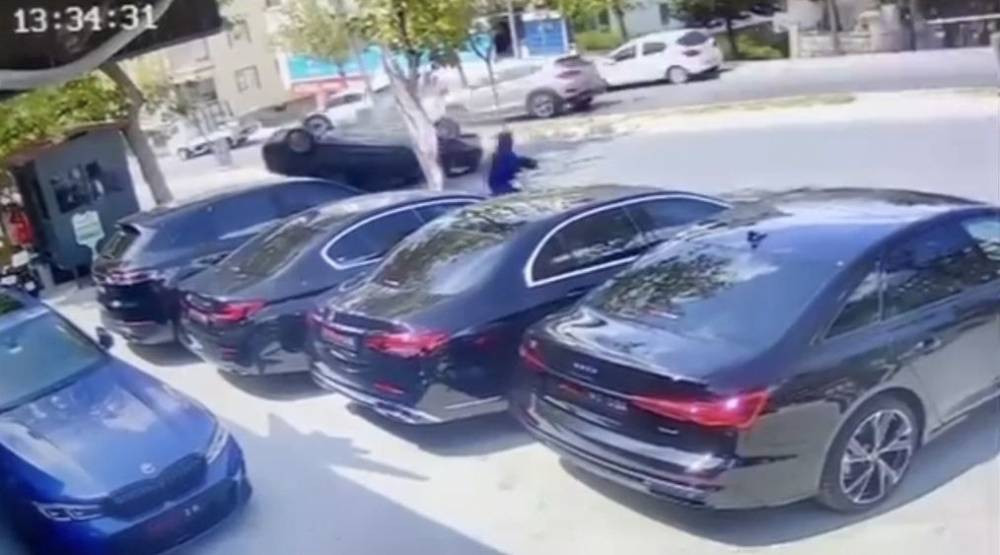 İstanbul’da kaza paniği! Yaya saniyelerle kurtuldu