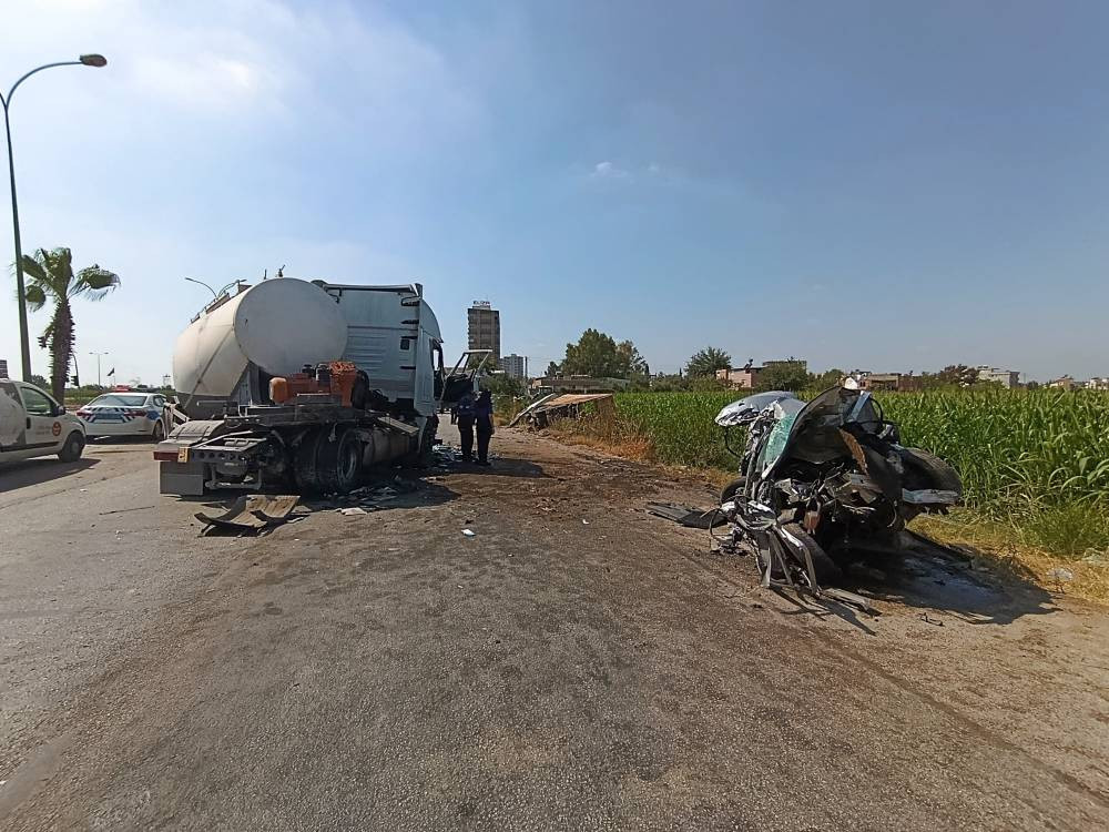 Adana’da tanker sürücü dehşeti yaşattı! Karı-koca yaralandı: Kamyon devrildi