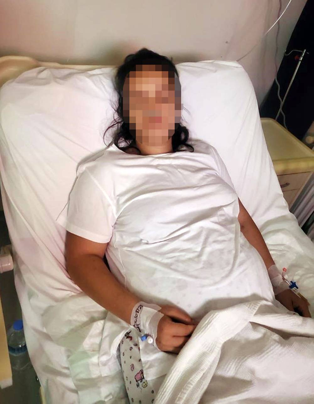 Doğum operasyonunda skandal:  Unutulan gazlı bez 2yıl sonra fark edildi
