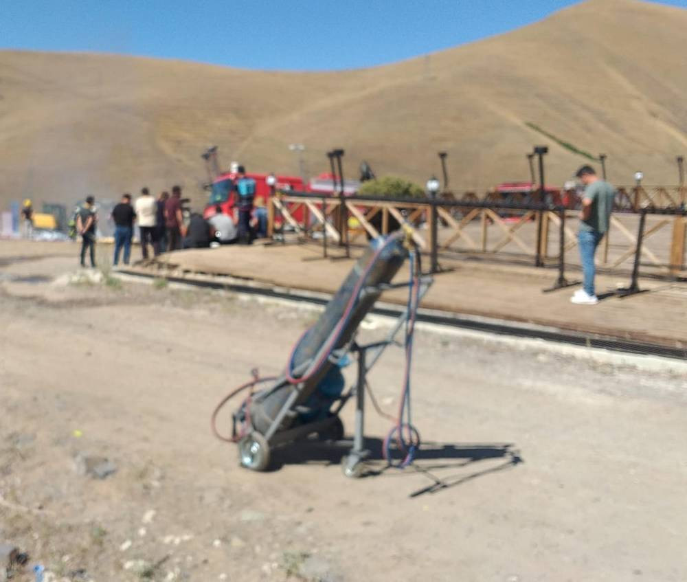 Palandöken’de sosyal tesiste korku dolu anlar! Alevler kafeteryayı yuttu