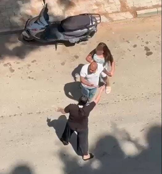 Adana'da anne çıldırdı kızını ekmek bıçağı ile doğrayacaktı! Mahalleli seferber oldu