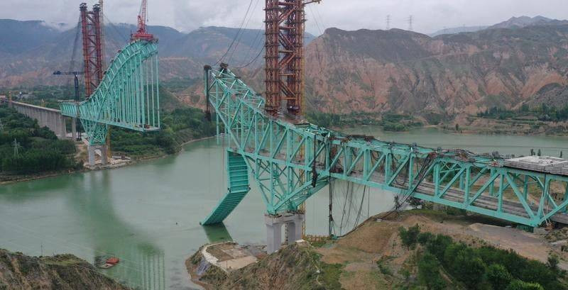 Çin’de yapımı süren köprüde ölümcül hata! 12 ölü, 4 kişi aranıyor: Çelik halat koptu