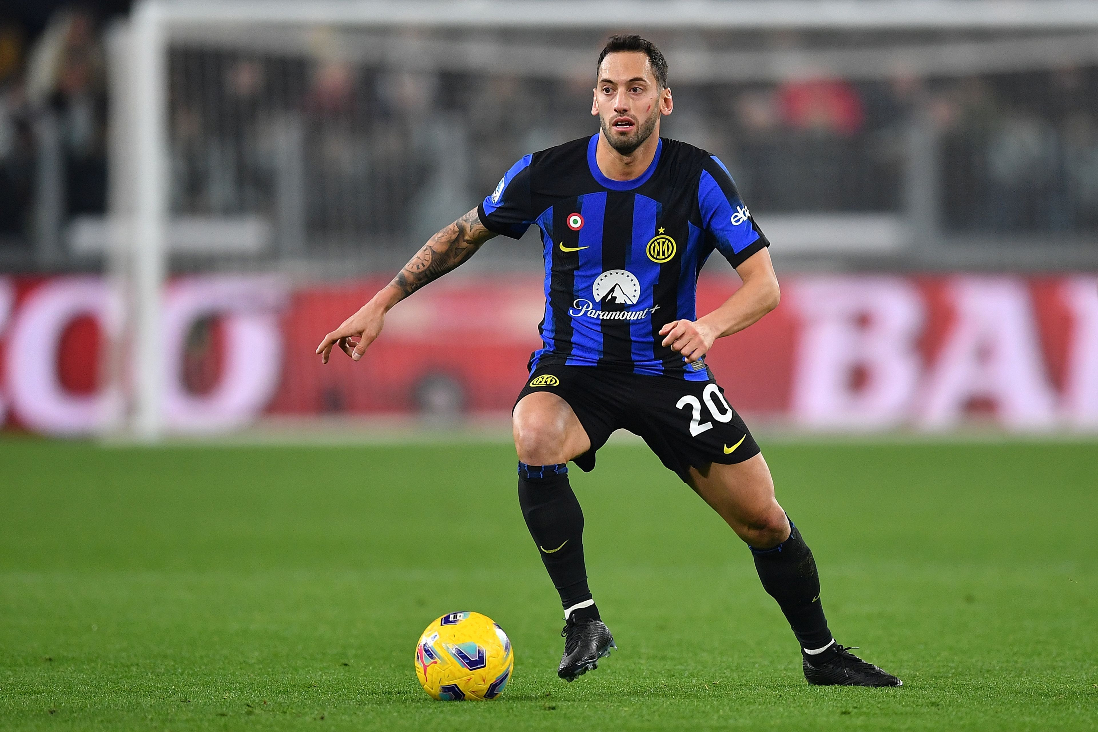 hakan-calhanoglu-inter-milan-5.jpg