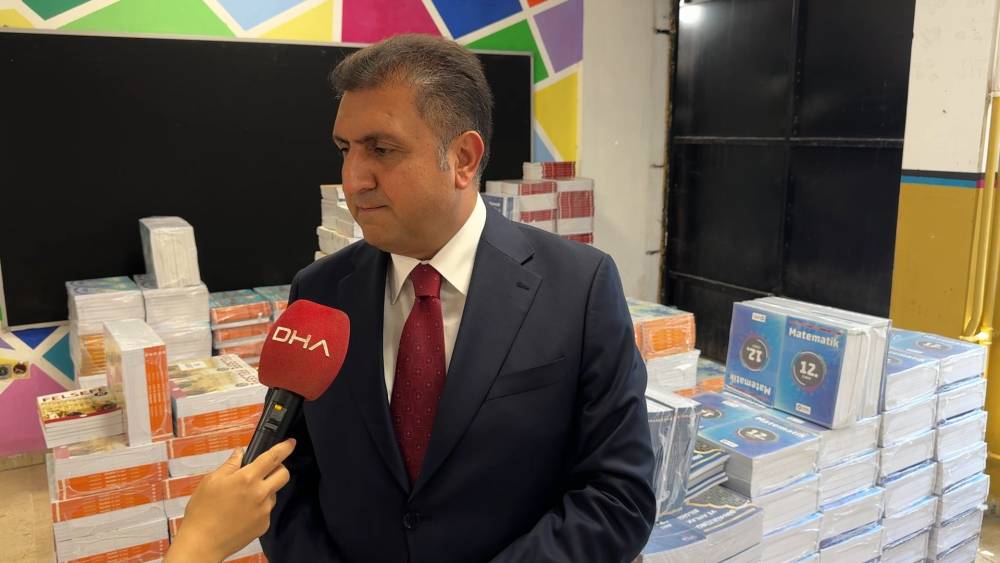 Tırlara yüklendi! 3 milyon öğrenciye 29 milyon ücretsiz kitap: Ara tatil ve yaz tatili tarihleri belli oldu
