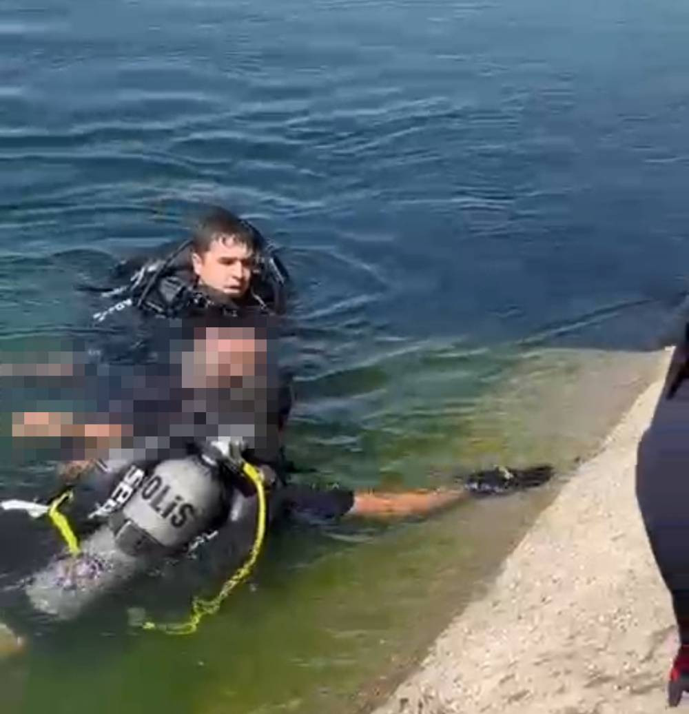 Cep telefonunu kurtarmak isterken hayatını kaybetti