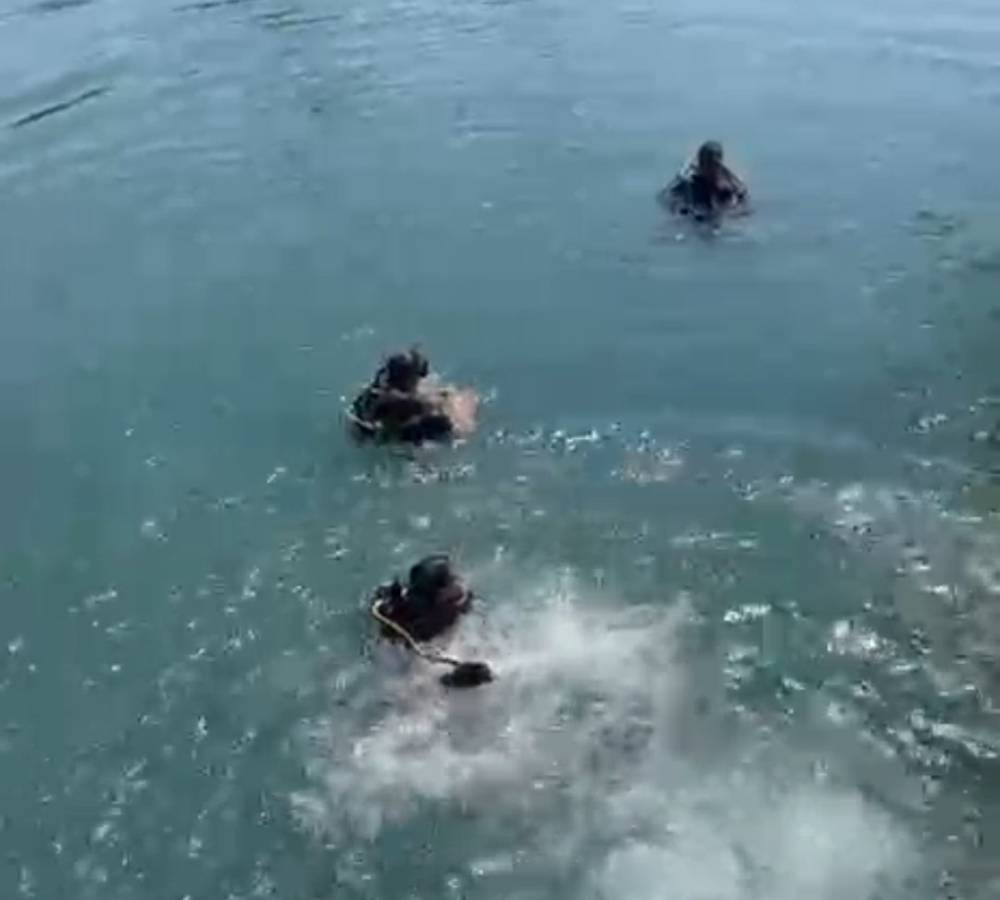 Cep telefonunu kurtarmak isterken hayatını kaybetti