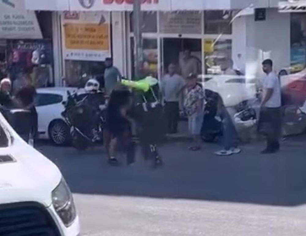İzmir’de trafik polisine şok saldırı! Görüntüler kan dondurdu