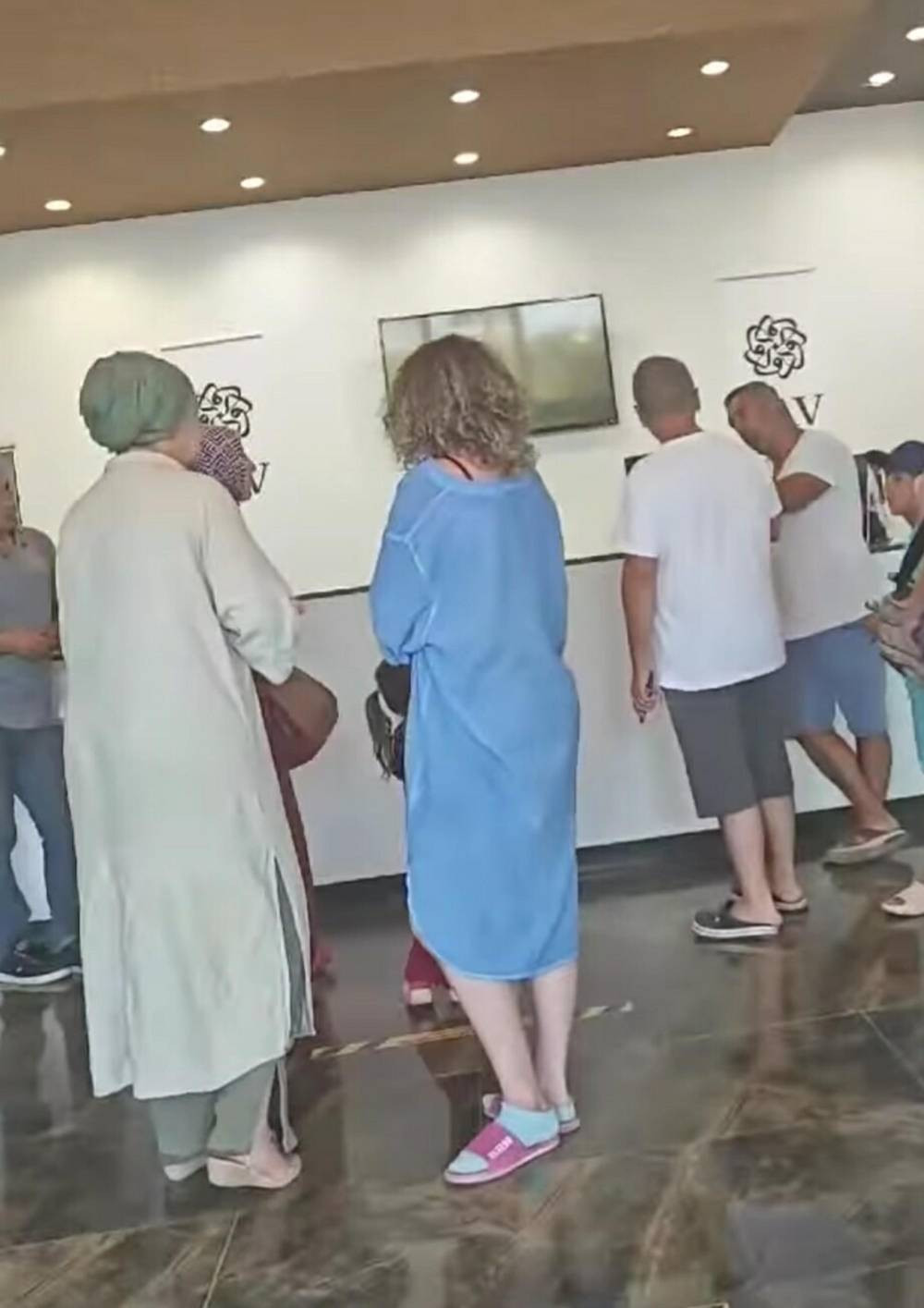 Kuşadası'nda otelde hizmetler tamamen durdu! Tatil hayalleri kabusa döndü: Polis devreye girdi