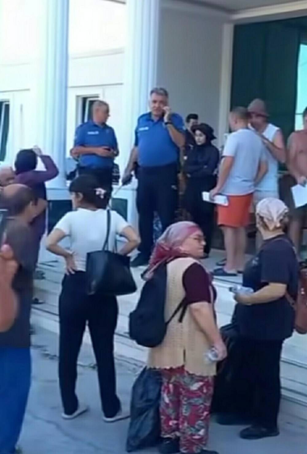 Kuşadası'nda otelde hizmetler tamamen durdu! Tatil hayalleri kabusa döndü: Polis devreye girdi