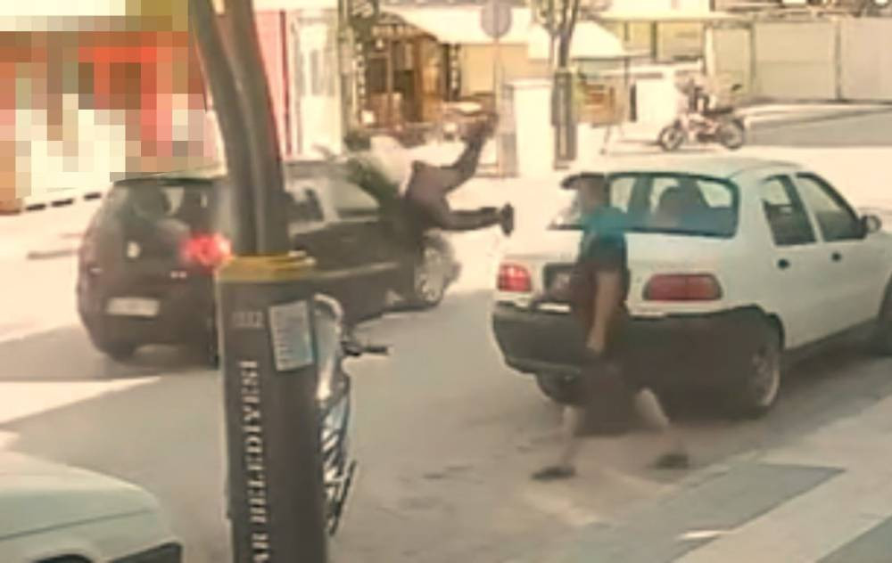 Yola atlaması ile birlikte havaya savruldu