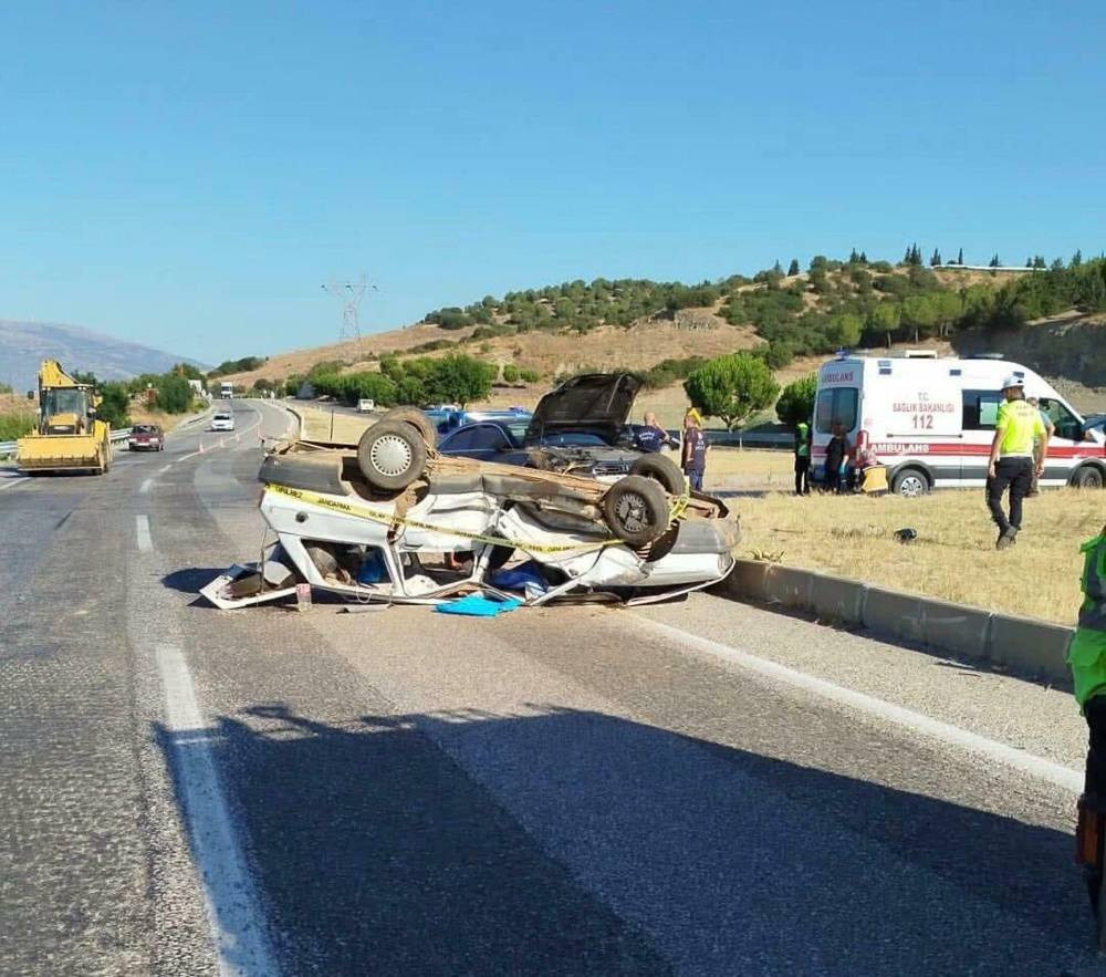 Manisa'da kavşakta kontrolsüz  çıkış kanlı bitti