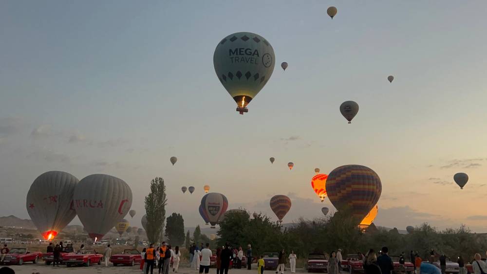 Kapadokya'da 30 Ağustos coşkusu! Balonlar Türk bayrakları ile havalandı