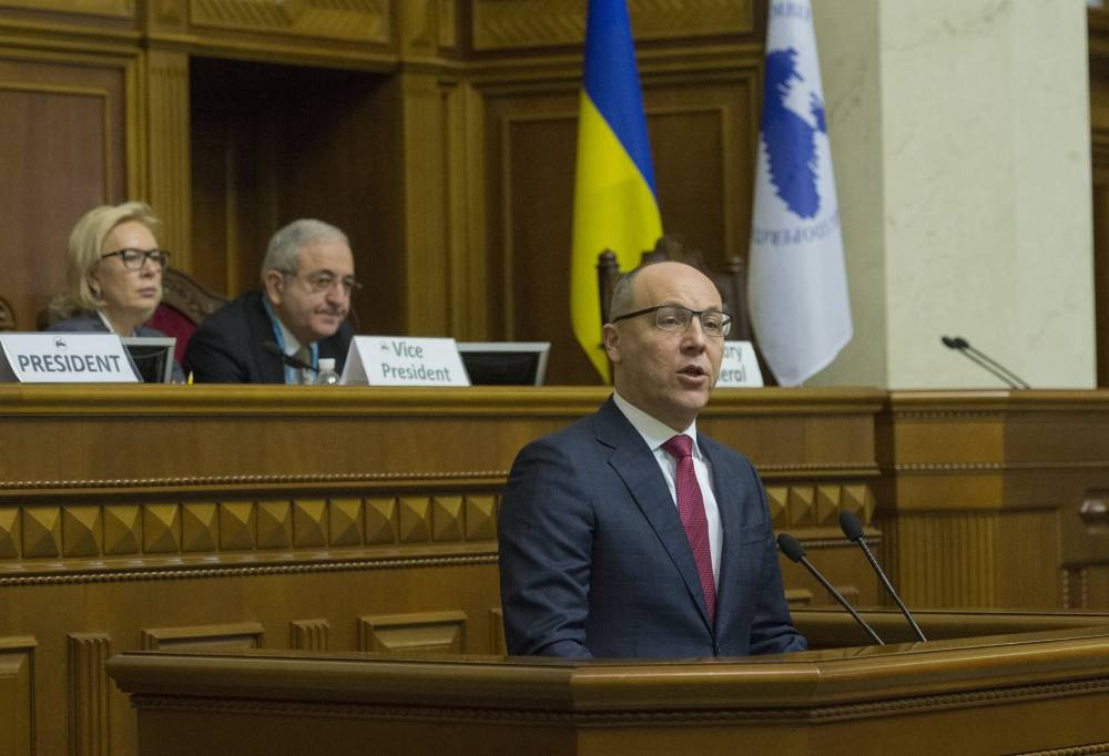 Ülkeyi sarsan cinayet! Eski parlamento başkanına kanlı tuzak