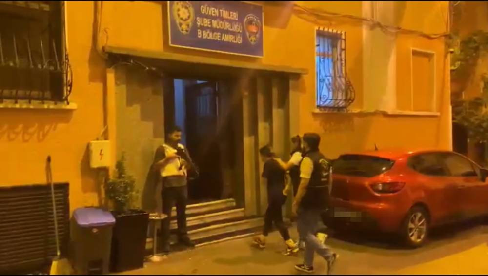 17 yaşındaki kızdan şoke eden hırsızlık taktiği! İstanbul'un göbeği