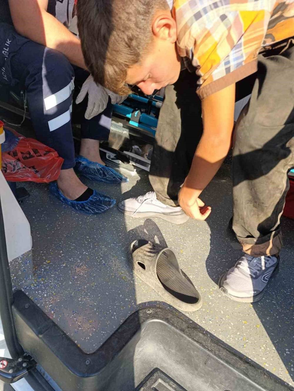 Ambulans şoföründen insanlık dersi! Yaralı çocuğun kahramanı oldu