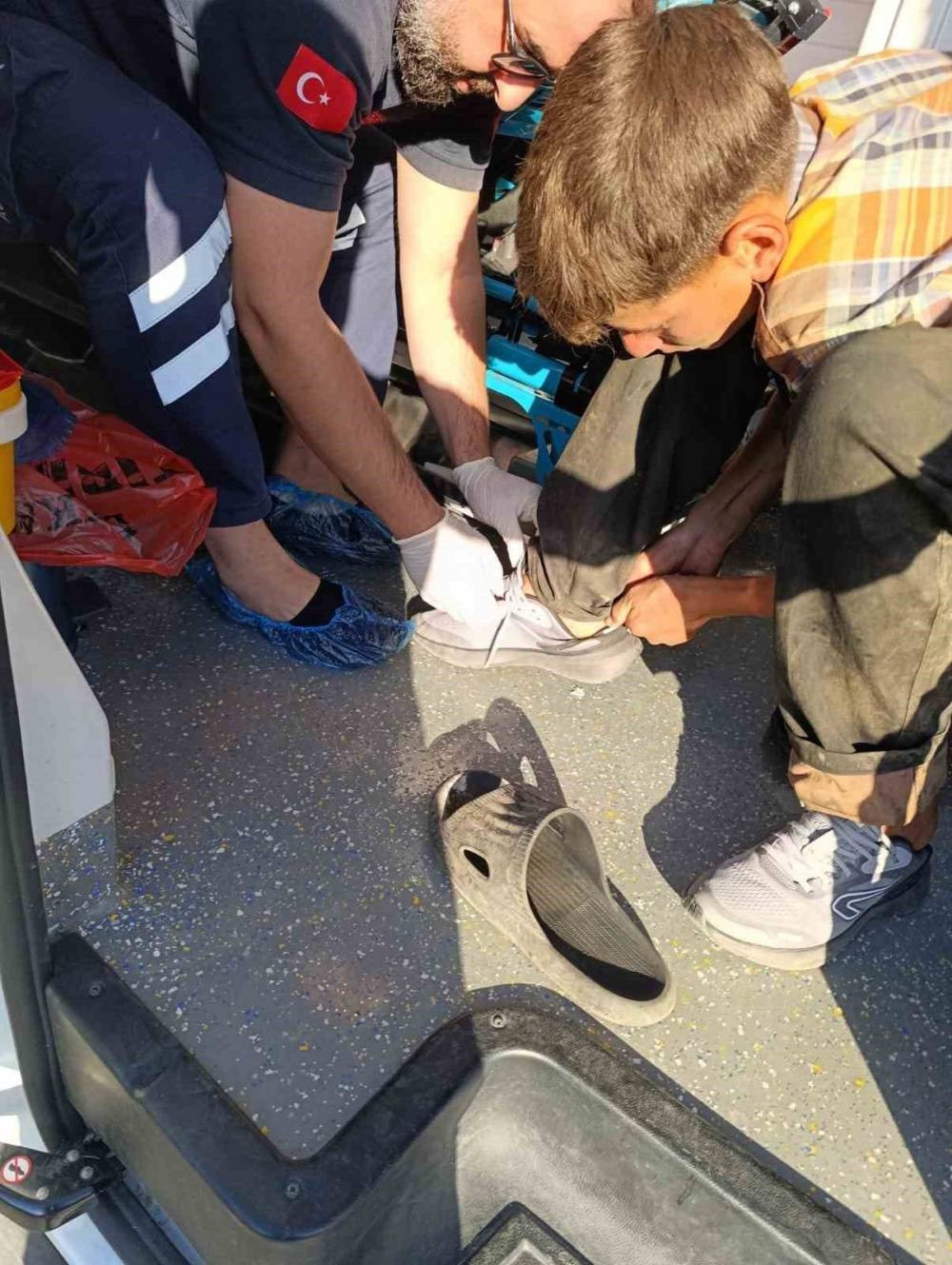 Ambulans şoföründen insanlık dersi! Yaralı çocuğun kahramanı oldu