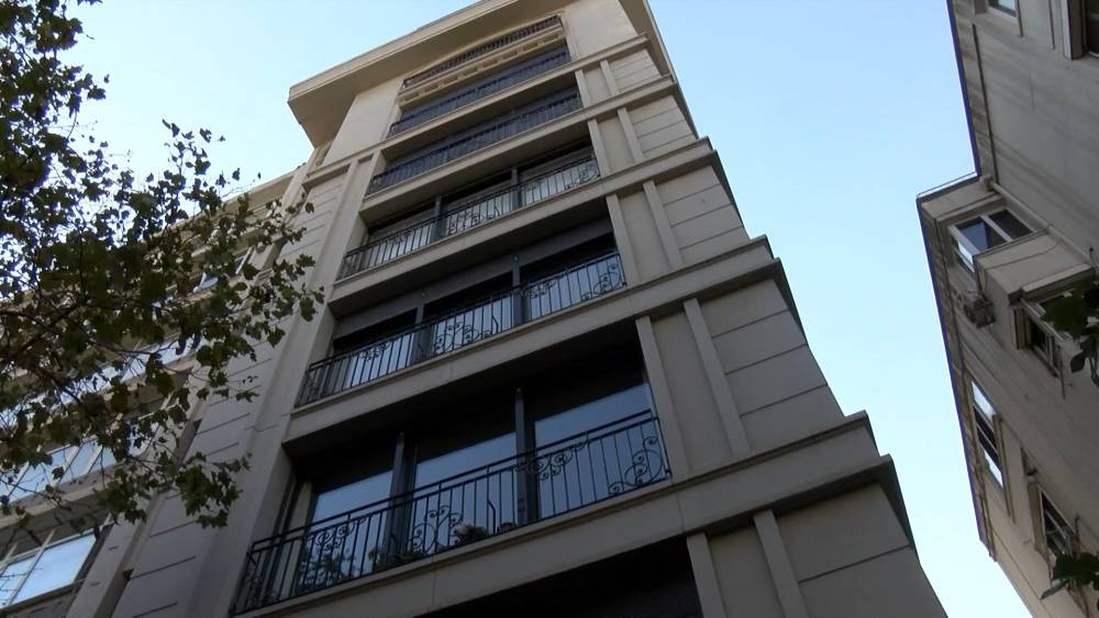 İtfaiye ve polis kapıyı açtı! Şişli’de Profesör evinde ölü bulundu