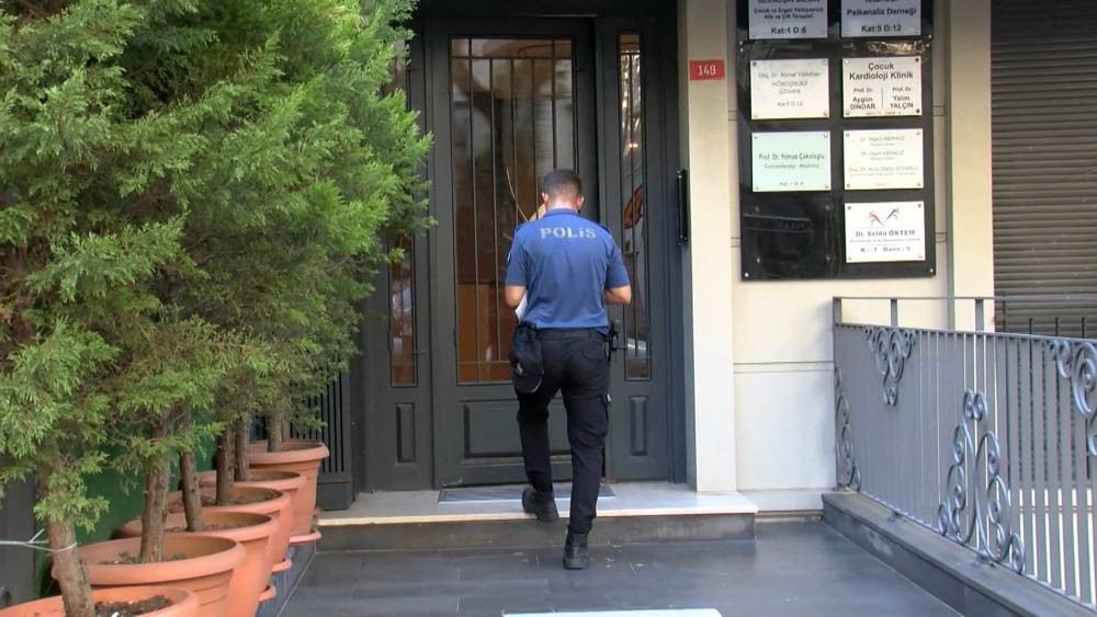 İtfaiye ve polis kapıyı açtı! Şişli’de Profesör evinde ölü bulundu