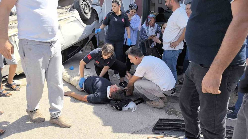 Karşı yola uçan araç yürekleri ağza getirdi