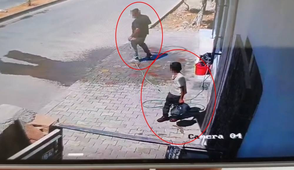 Mardin’de acı veren görüntü! Güvenlik kamerasına yakalandılar