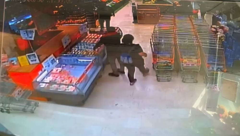 Bebeğini öldürüp alışverişe gitti! Kamere görüntüleri ortaya çıktı