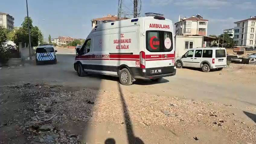 Elazığ’da iskele çöktü: 2 işçi yaralı