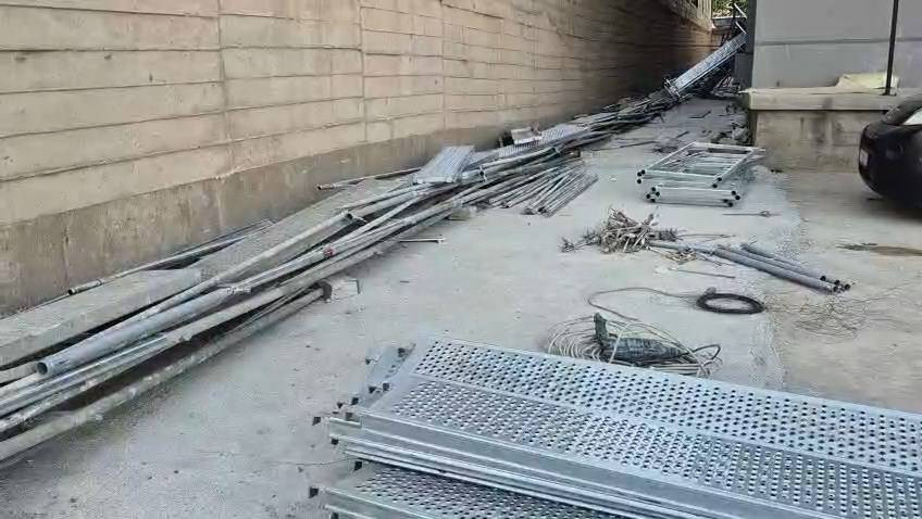 Elazığ’da iskele çöktü: 2 işçi yaralı