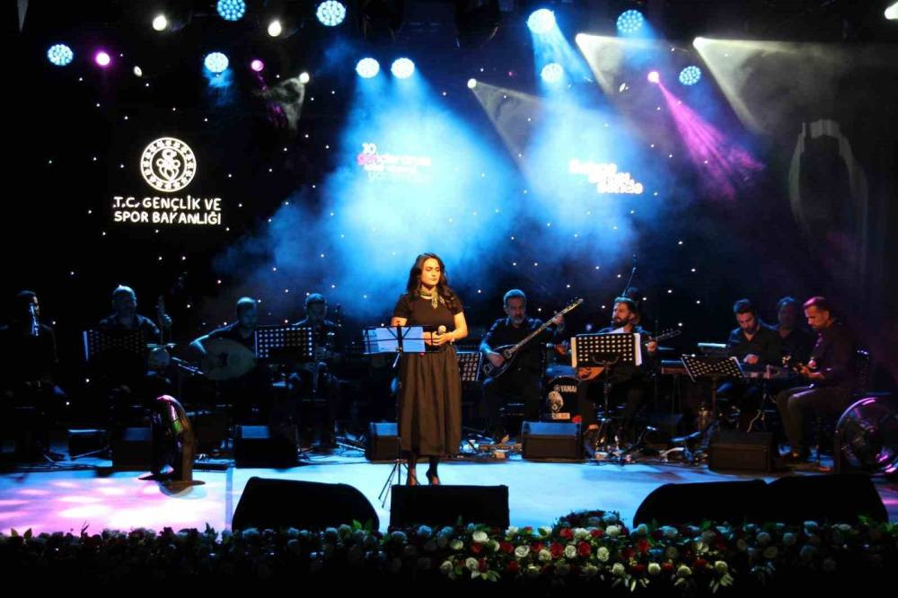 Genç yetenekler Van’da sahneyi salladı!