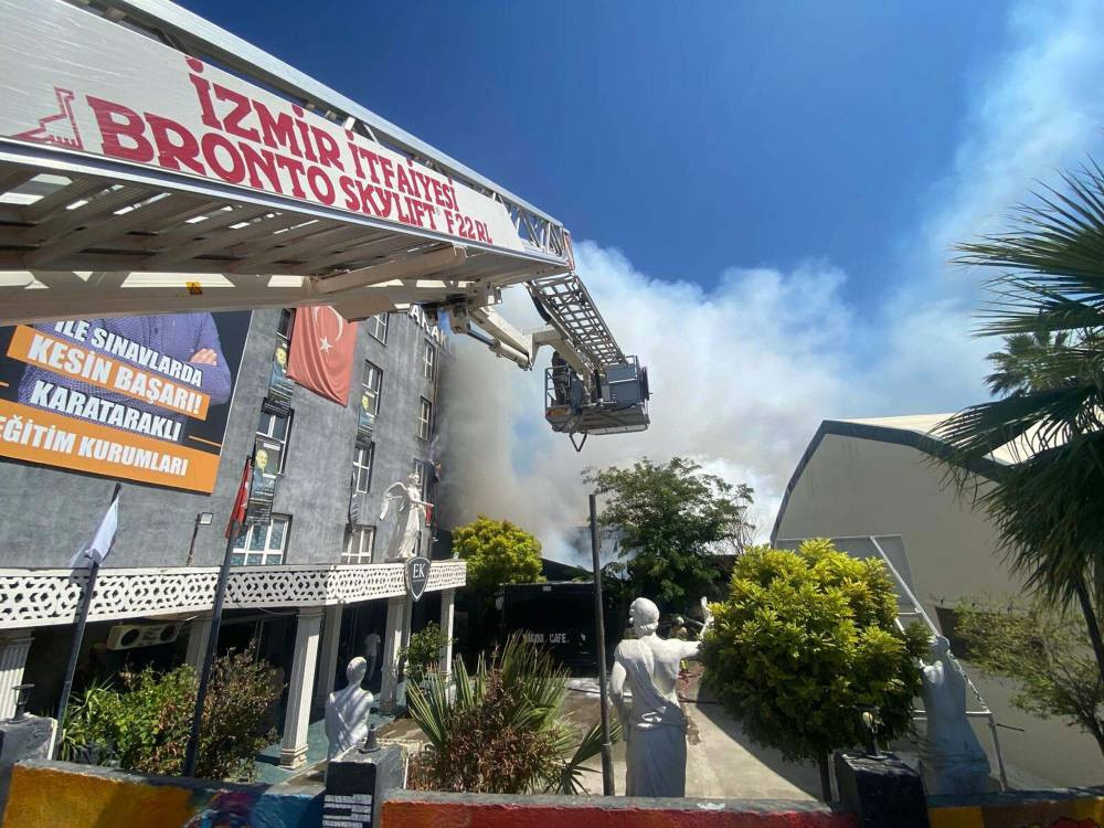 İzmir’de yangın! 2 Şüpheli gözaltına alındı