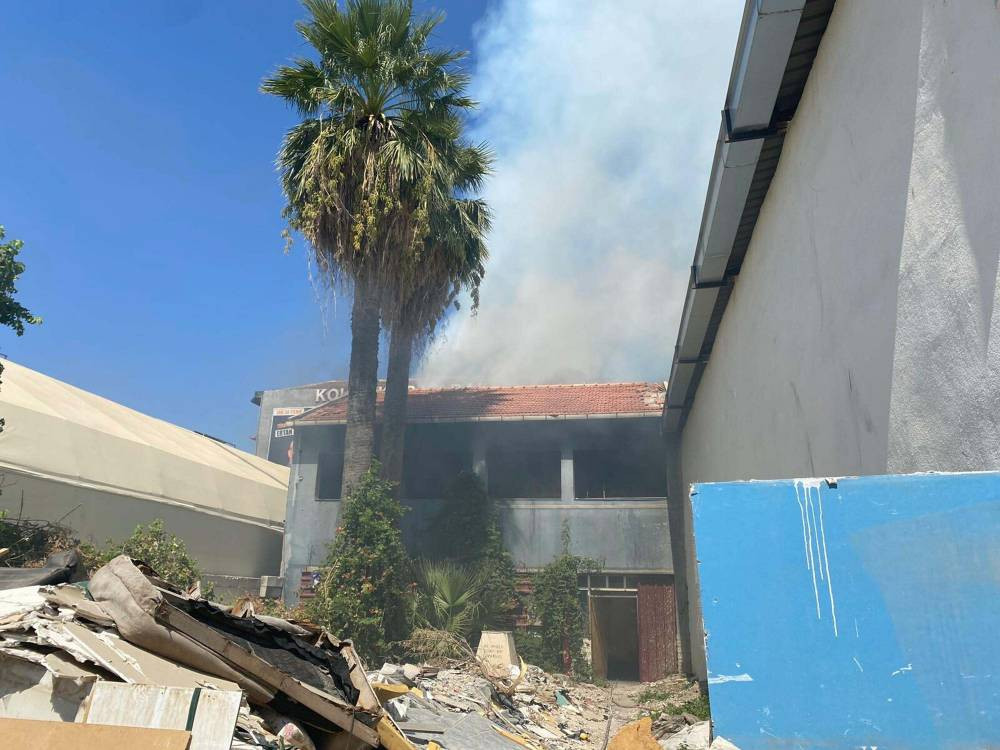 İzmir’de yangın! 2 Şüpheli gözaltına alındı