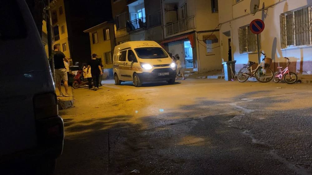 Kadınlara sözlü taciz kanlı bitti! Dövdükten sonra bıçakladılar