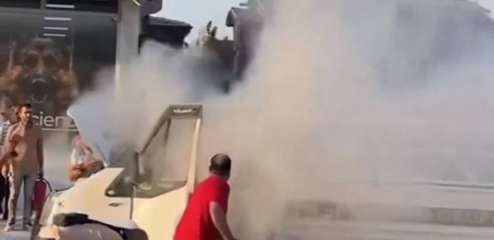 Kamyonet alevler içinde! Gazlı içecek ile müdahale etti: Ucuz kurtuldu