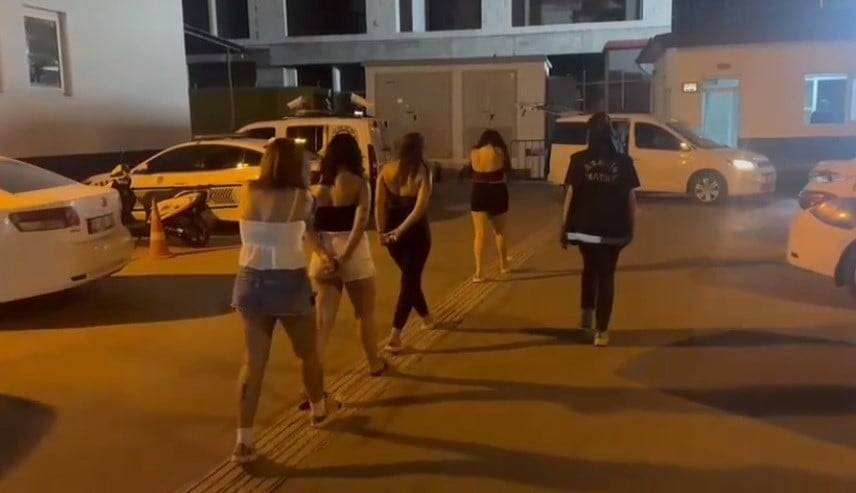 Hatay'da günübirlik evlere şok operasyon! 4’ü kadın 6 kişi yakalandı