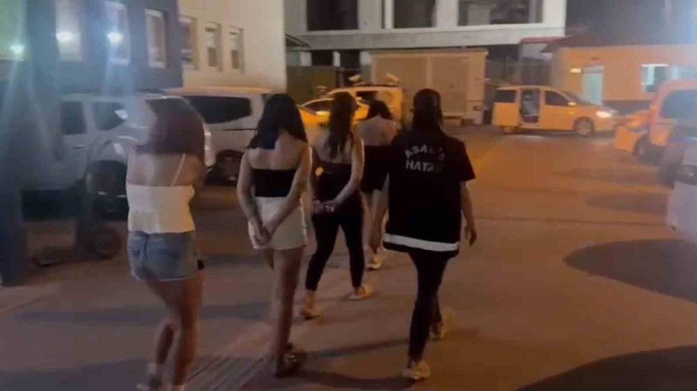 Hatay'da günübirlik evlere şok operasyon! 4’ü kadın 6 kişi yakalandı