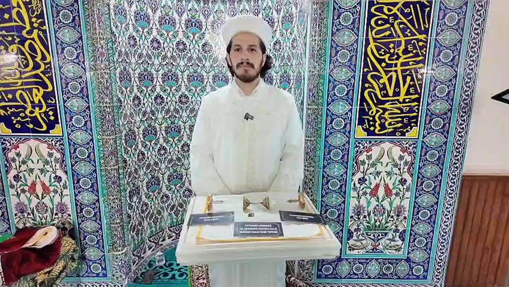 Hatice Hatun Camii’nde salavatlar yükseldi! Görmek ve dokunmak için sıraya girdiler