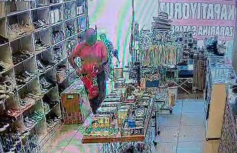 İzmit’te hırsızın ayakkabı oyunu