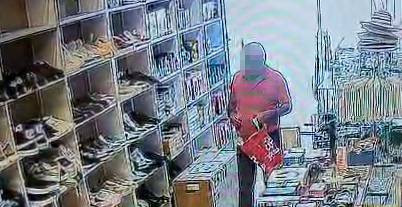 İzmit’te hırsızın ayakkabı oyunu