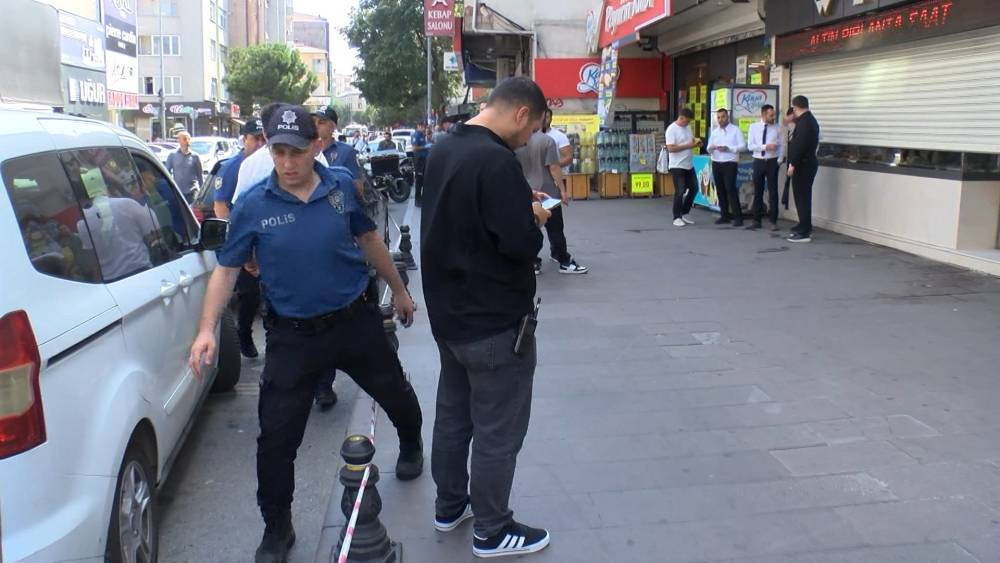 Balyozla kapıyı kırdılar! İstanbul'da nefes kesen soygun